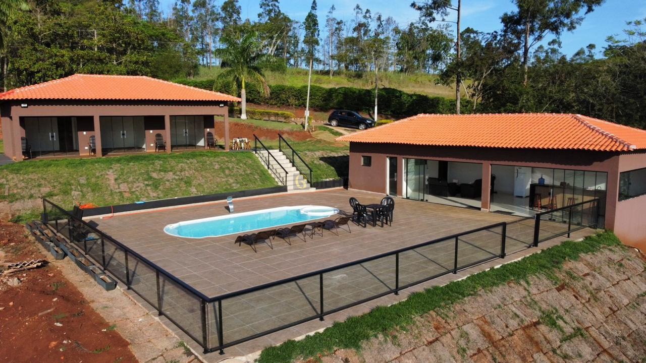 Imagens do imóveis Casa a venda no condomínio COND. RIVIERA DO NASCENTE COM PISCINA E 03 SUÍTES