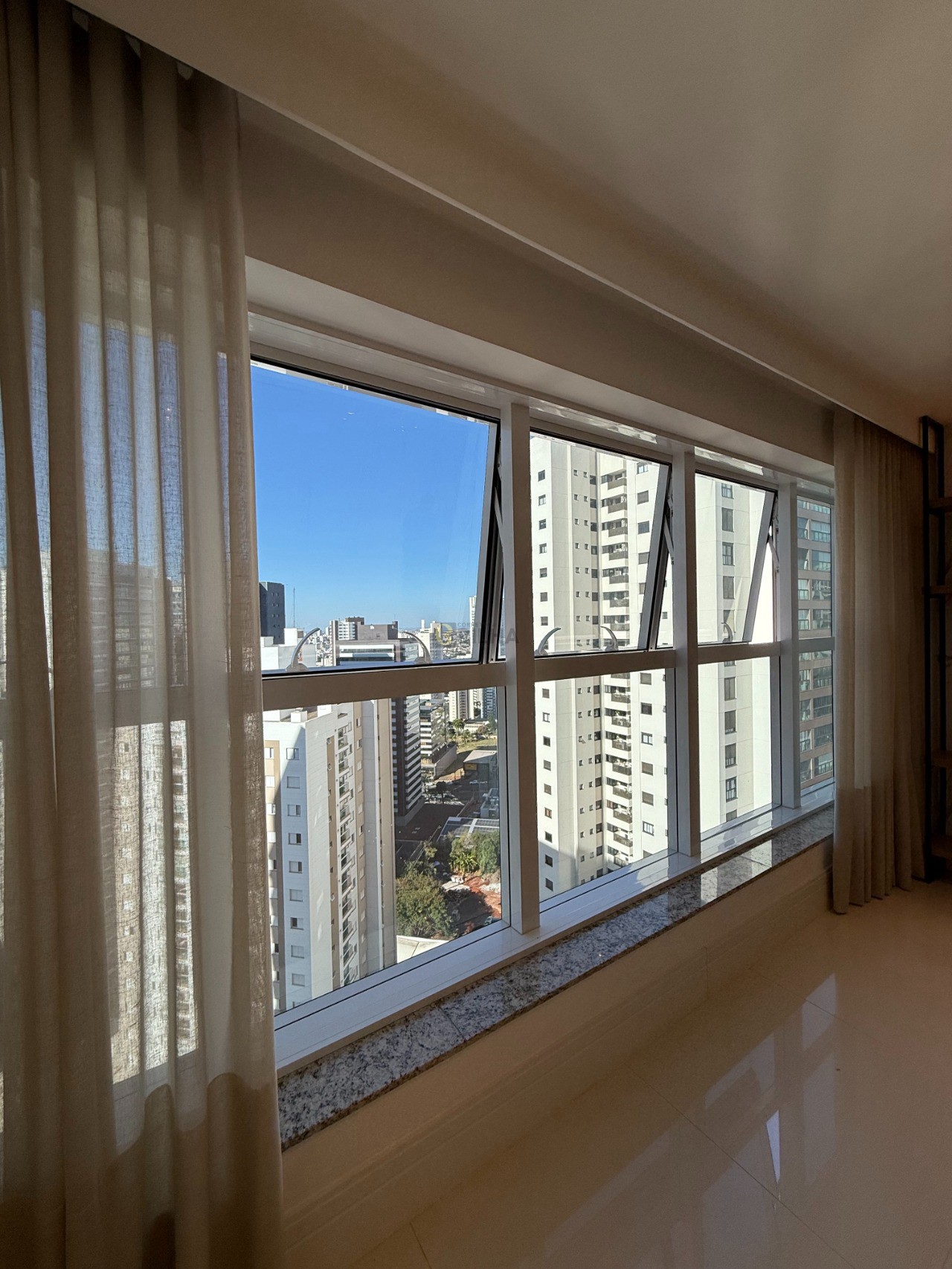 Imagens do imóveis Apartamento de alto padrão a venda no condomínio Edifício Landmark no bairro Gleba Fazenda Palhano - Londrina/PR