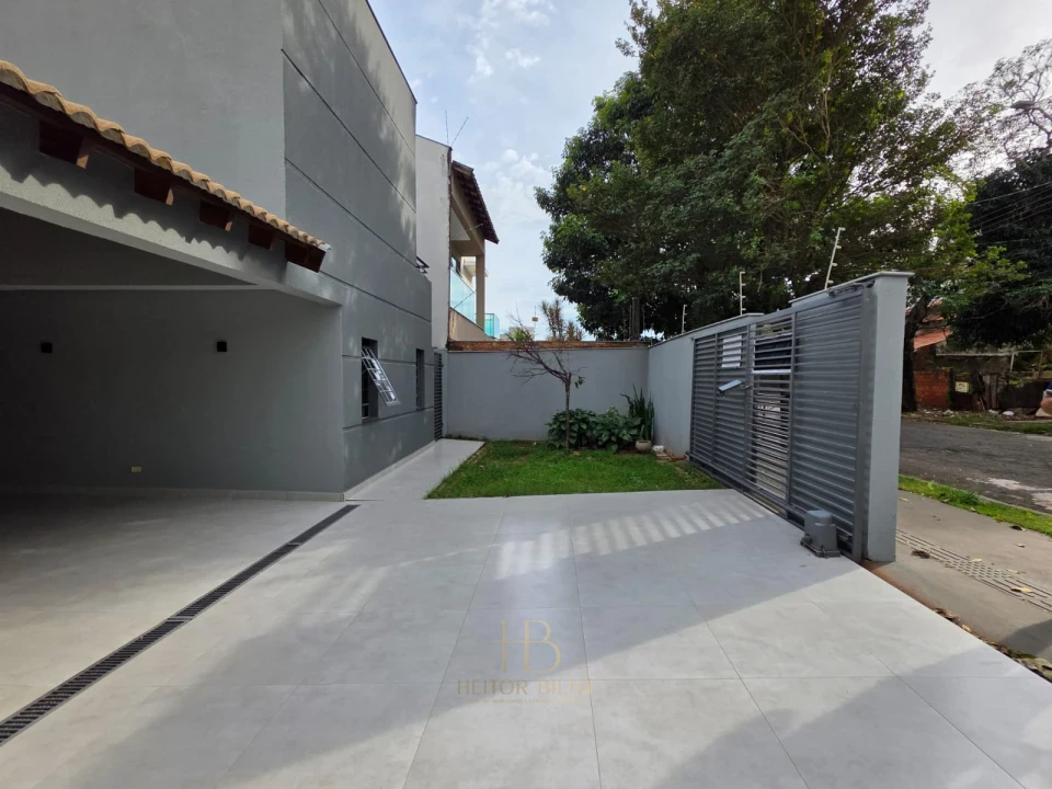 Imagens do imóveis Triplex à venda no Jardim Andrade