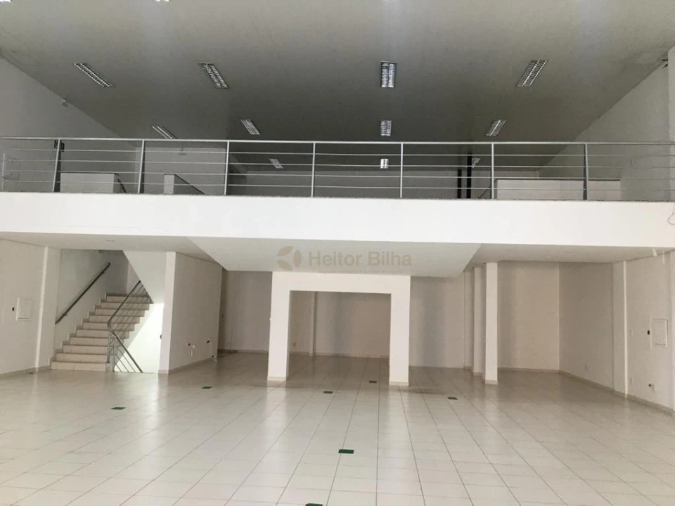 Imagens do imóveis Barracão Comercial para Alugar na Av. Maringá