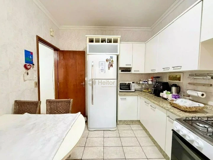 Imagens do imóveis Casa Assobradada Jd. Universitário