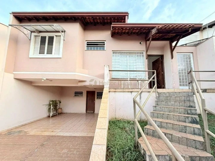 Imagens do imóveis Casa Assobradada Jd. Universitário