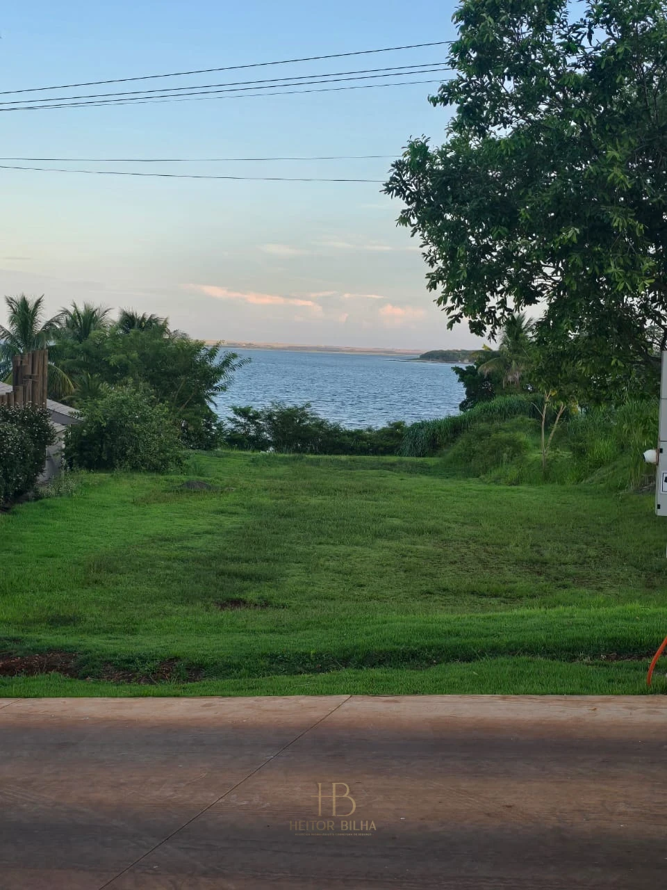 Imagens do imóveis TERRENO MOLHADO “CONDOMÍNIO ILHA DO SOL