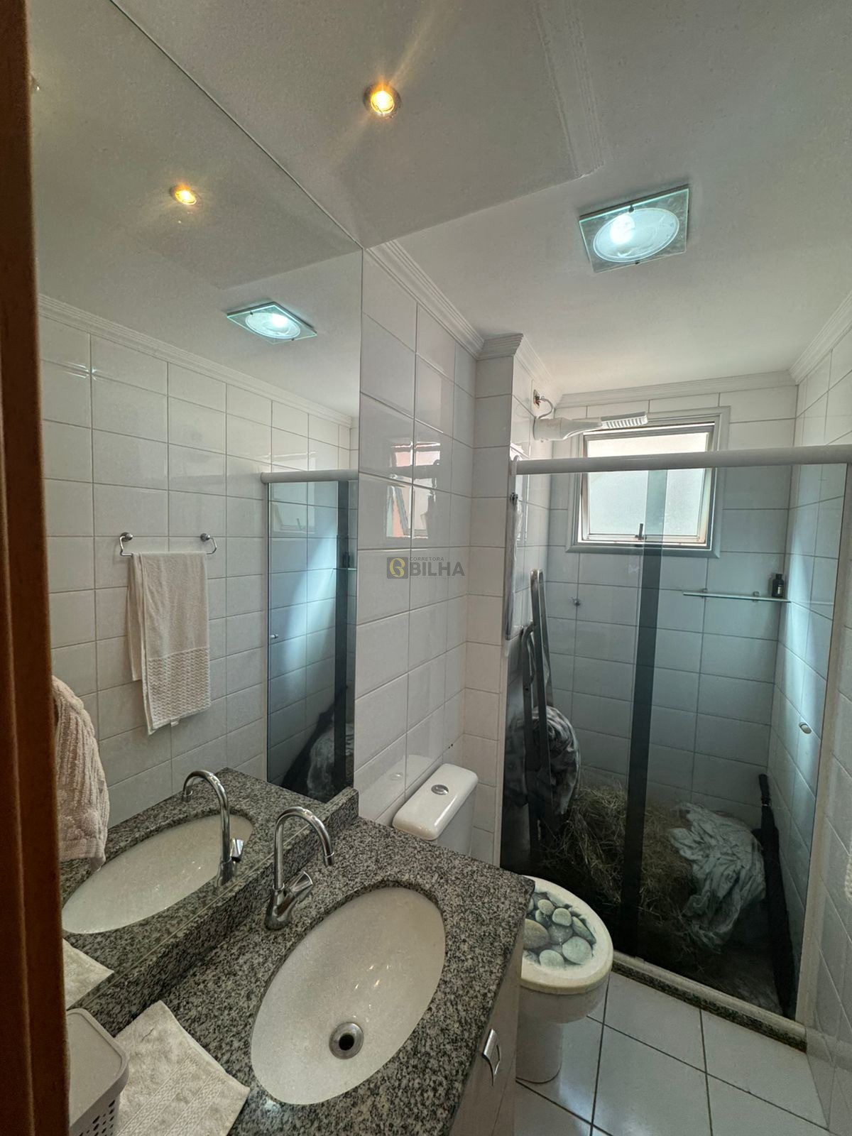 Imagens do imóveis Apartamento a venda no condomínio Edifício Due Torri no bairro Bela Suiça