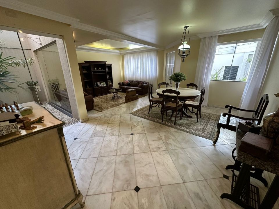 Imagens do imóveis Espetacular Casa no bairro Mediterrâneo - Imperdível!