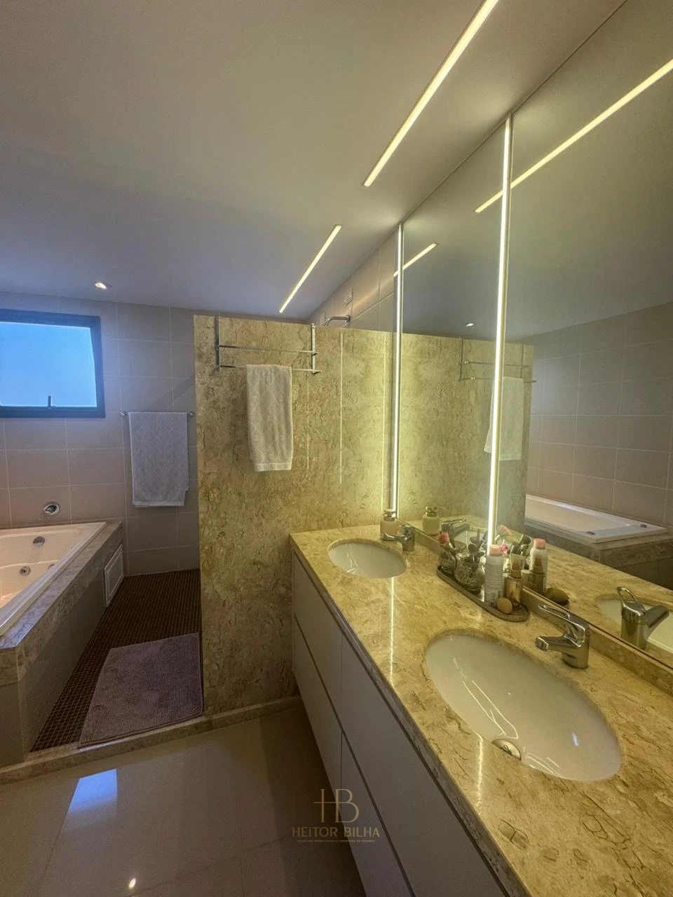 Imagens do imóveis Apartamento de luxo no Ed. Maison Villa Lobos em Londrina