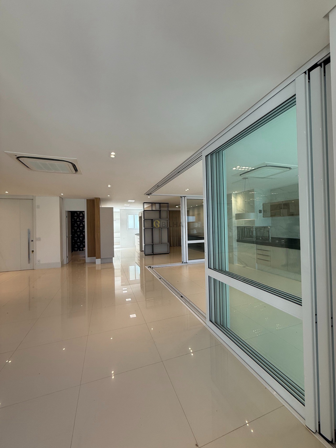 Imagens do imóveis Apartamento de alto padrão a venda no condomínio Edifício Landmark no bairro Gleba Fazenda Palhano - Londrina/PR