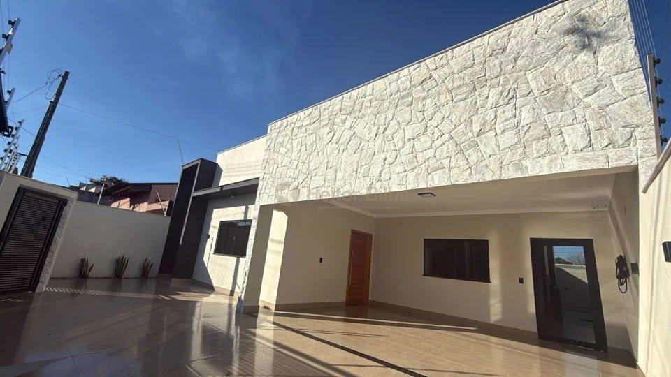 Imagens do imóveis Casa com Piscina em Ibiporã