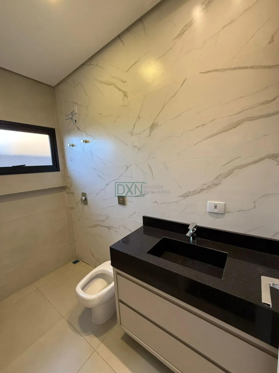 Casa à venda 3 Quartos, 2 Vagas, 300M², Bellevie, Cambé - PR