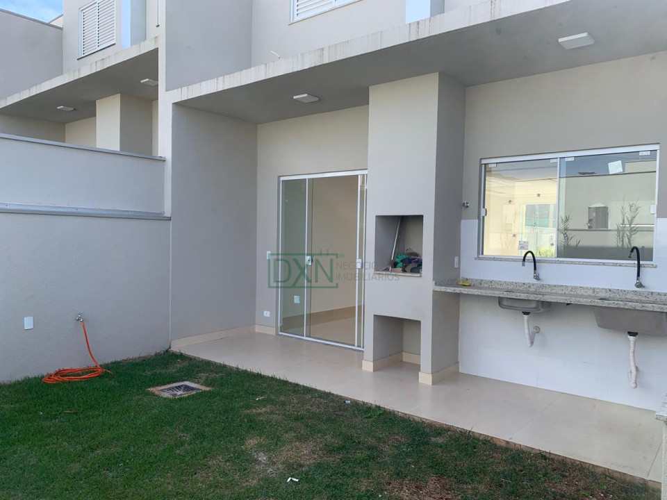 SOBRADO GEMINADO NO CONDOMINIO MORADA DAS FLORES