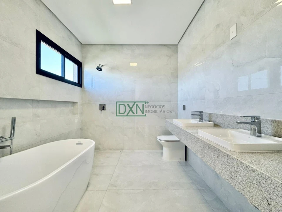 CASA EM ALTO PADRÃO COM 4 SUÍTES NO VILLÁGIO DO ENGENHO