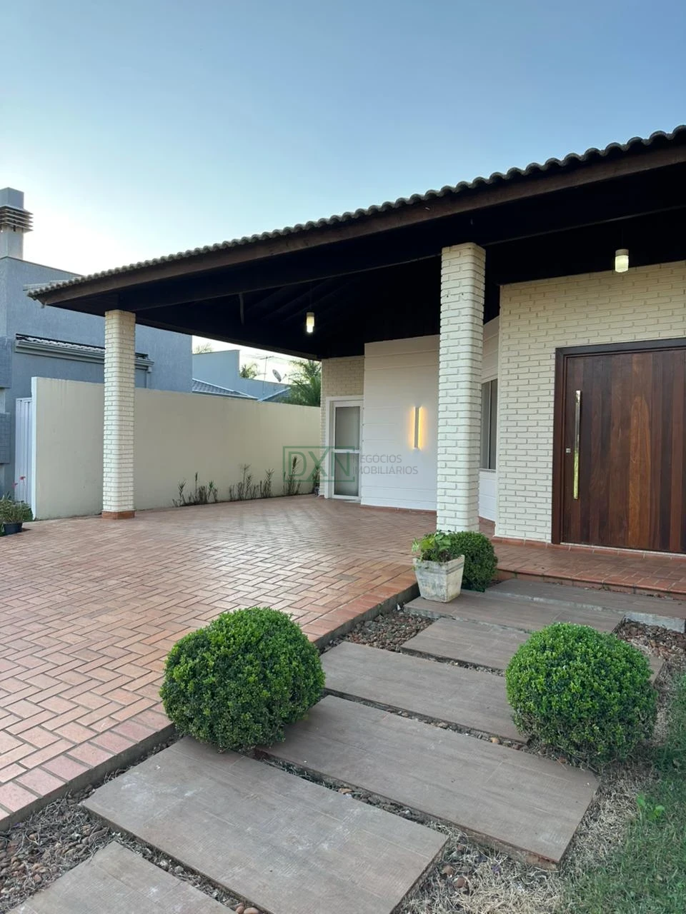 CASA TERREA COM 3 SUITES NO CONDOMÍNIO HORIZONTAL VILLÁGIO DO ENGENHO
