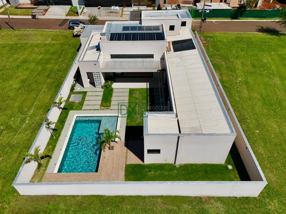 CASA EM ALTO PADRÃO COM 4 SUÍTES NO VILLÁGIO DO ENGENHO