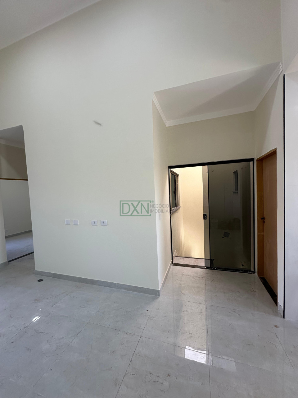 Casa Geminada Assobradada com 03 quartos no Jd Monte Alto em Cambé