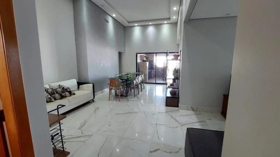 CASA A VENDA COM 3 QUARTOS E 1 SUITE NO JD. OCTÁVIO CESÁRIO CAMBÉ
