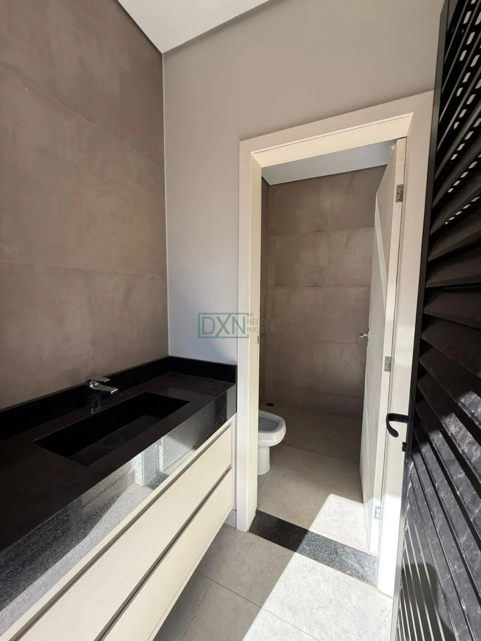 Casa à venda 3 Quartos, 2 Vagas, 300M², Bellevie, Cambé - PR