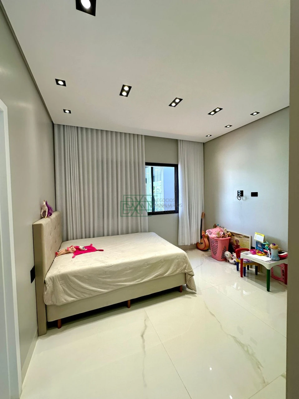 CASA TERREA DE ALTO PADRÃO NO VILLAGIO DE ENGENHO