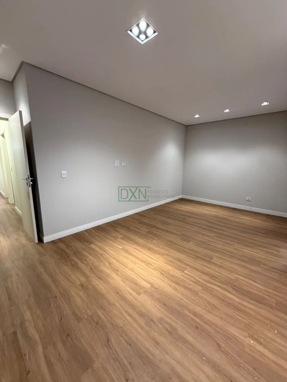 Casa à venda 3 Quartos, 2 Vagas, 300M², Bellevie, Cambé - PR