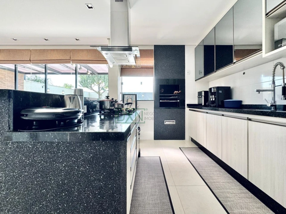 CASA COM 3 QUARTOS E SUITE MASTER NO PARQUE SELLA EM CAMBÉ