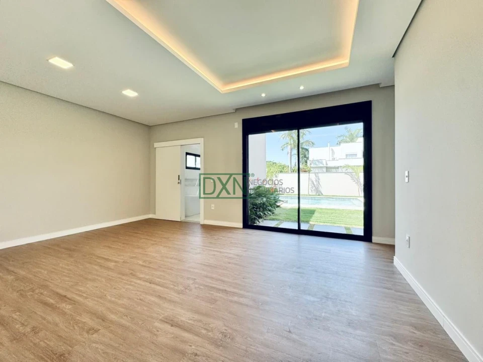 CASA EM ALTO PADRÃO COM 4 SUÍTES NO VILLÁGIO DO ENGENHO