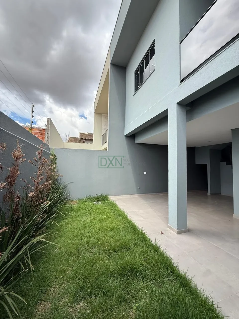Casa Geminada Assobradada com 03 quartos no Cidade Verde em Cambé