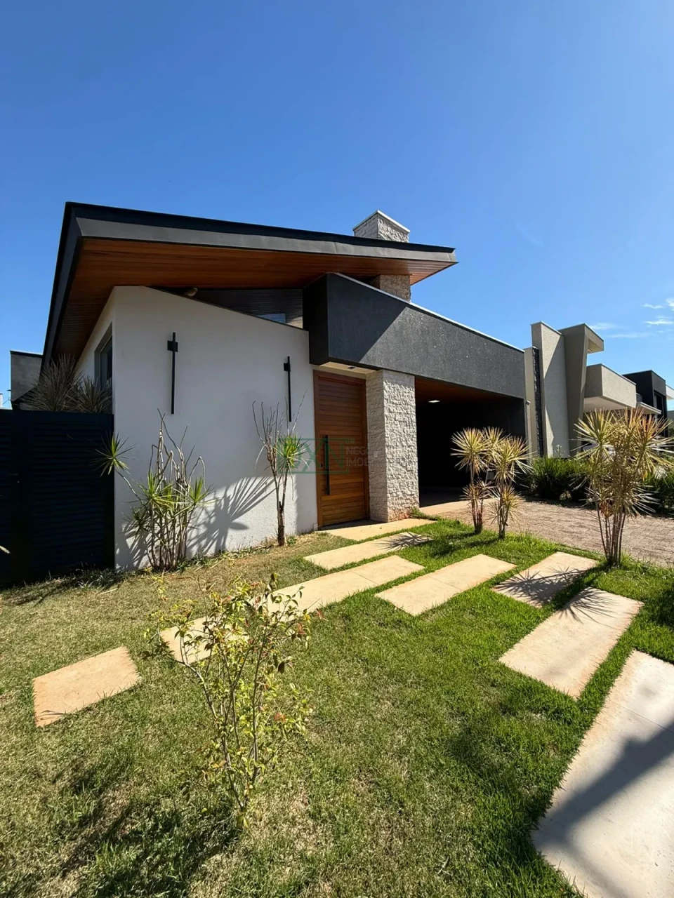 Casa à venda 3 Quartos, 2 Vagas, 300M², Bellevie, Cambé - PR