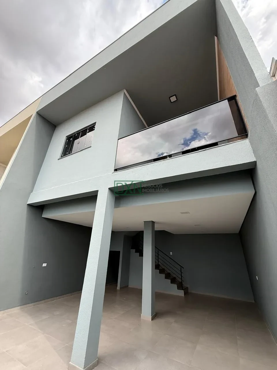 Casa Geminada Assobradada com 03 quartos no Cidade Verde em Cambé