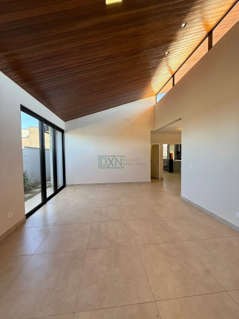 Casa à venda 3 Quartos, 2 Vagas, 300M², Bellevie, Cambé - PR