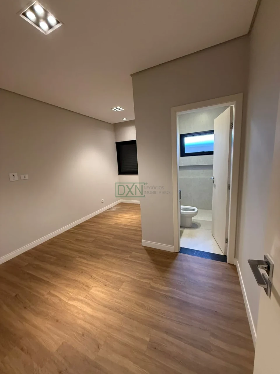 Casa à venda 3 Quartos, 2 Vagas, 300M², Bellevie, Cambé - PR