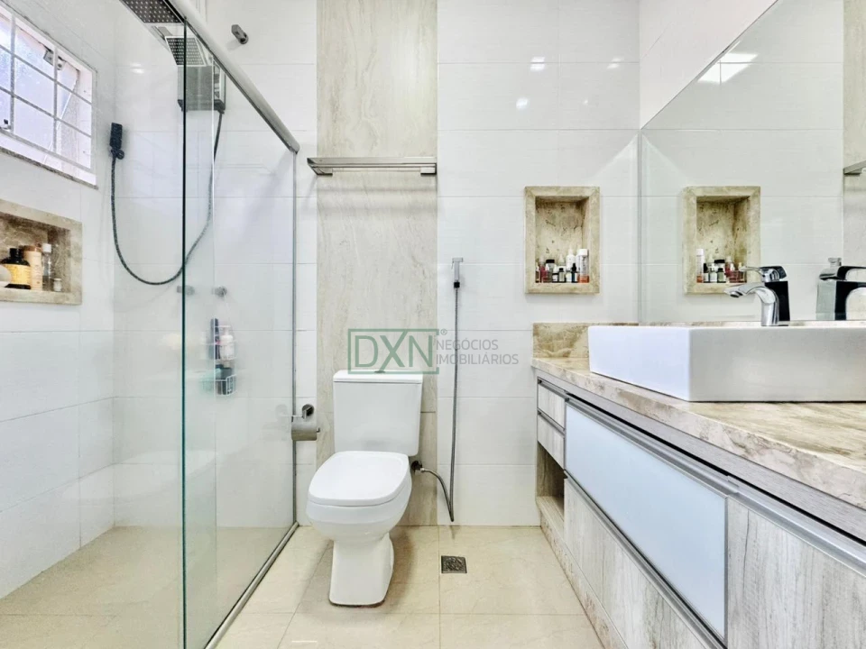 CASA COM 3 QUARTOS E SUITE MASTER NO PARQUE SELLA EM CAMBÉ