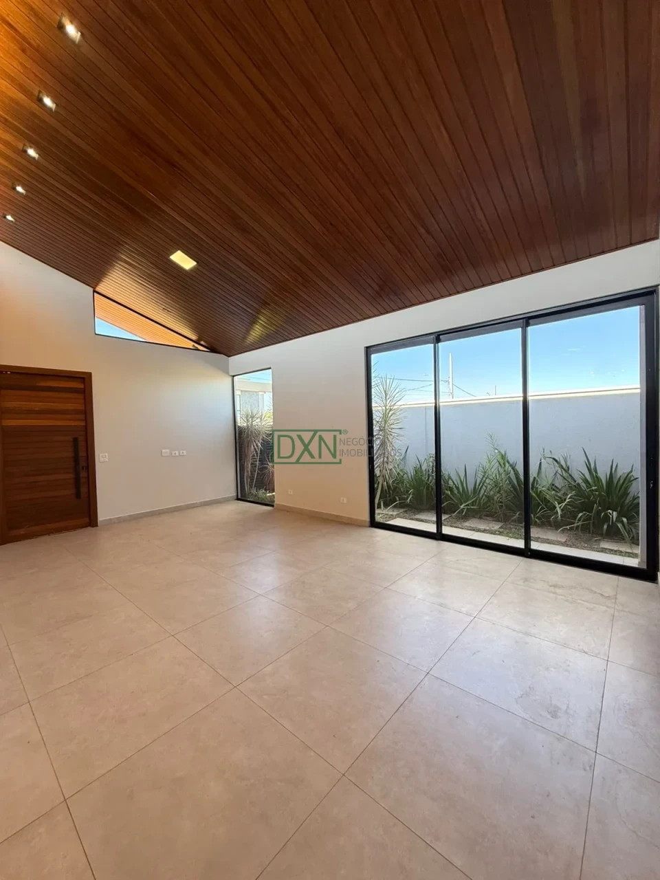 Casa à venda 3 Quartos, 2 Vagas, 300M², Bellevie, Cambé - PR