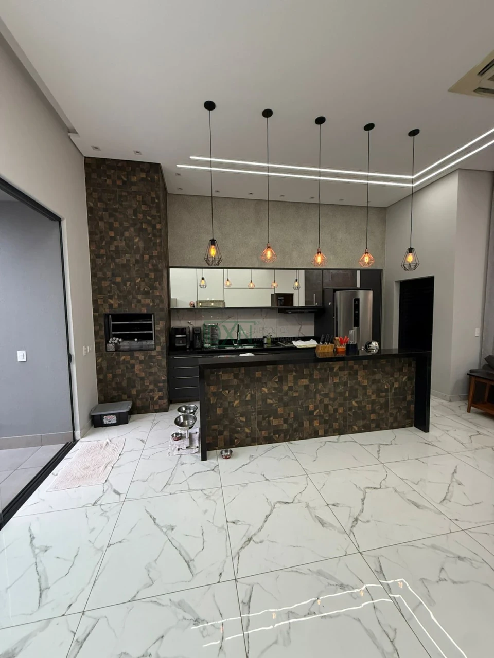 CASA COM 3 QUARTOS E UMA SUÍTE NO CONDOMÍNIO HORIZONTAL BELLEVIE