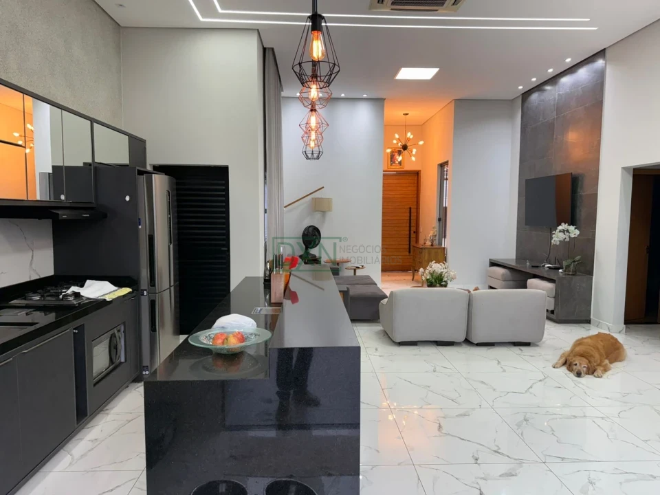 CASA COM 3 QUARTOS E UMA SUÍTE NO CONDOMÍNIO HORIZONTAL BELLEVIE