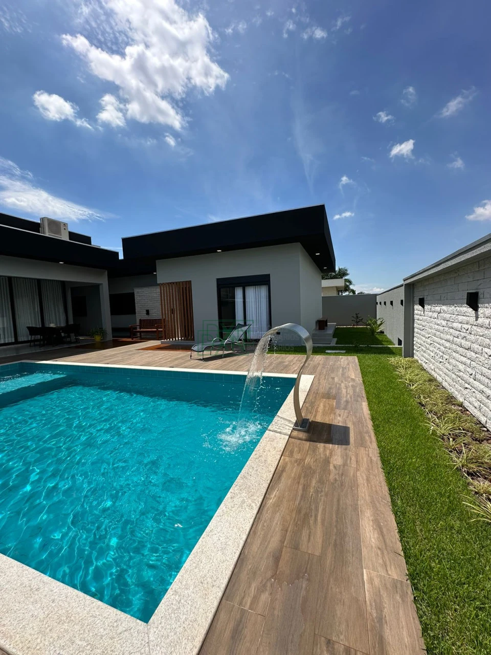 CASA TERREA DE ALTO PADRÃO NO VILLAGIO DE ENGENHO