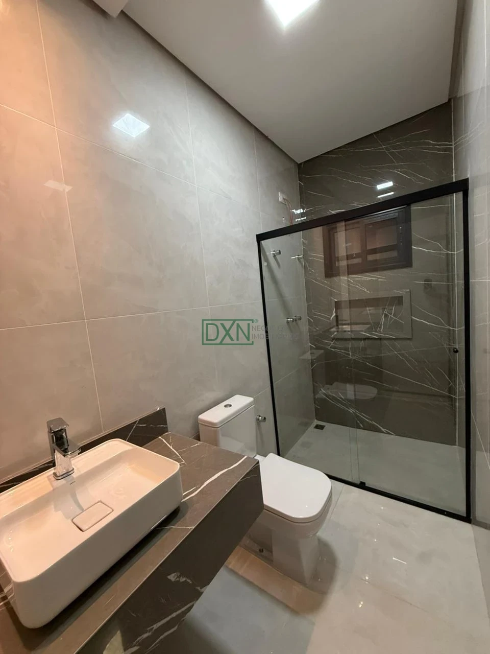 CASA TERREA COM 3 SUITES NO CONDOMÍNIO HORIZONTAL BELLEVIE