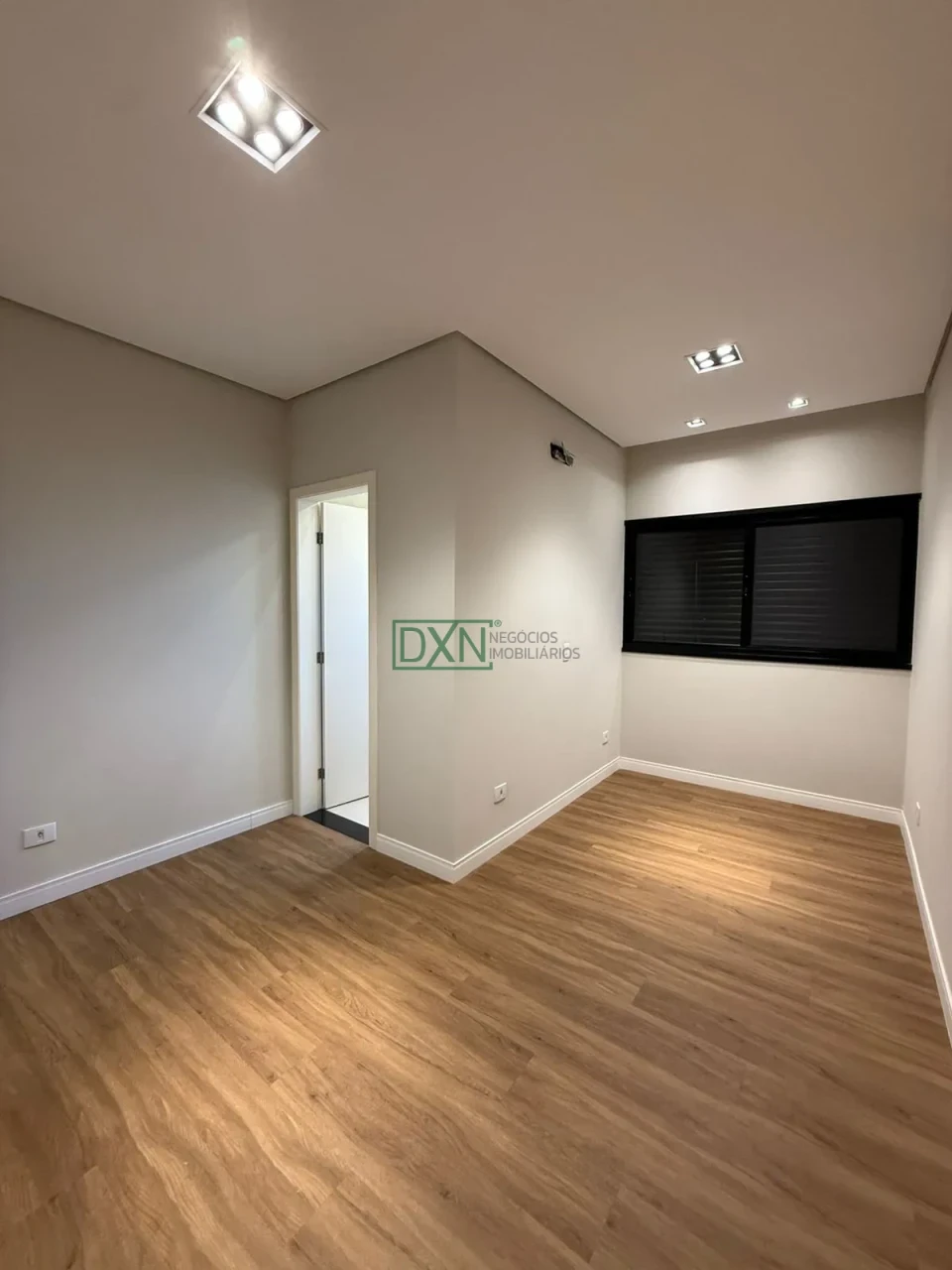 Casa à venda 3 Quartos, 2 Vagas, 300M², Bellevie, Cambé - PR