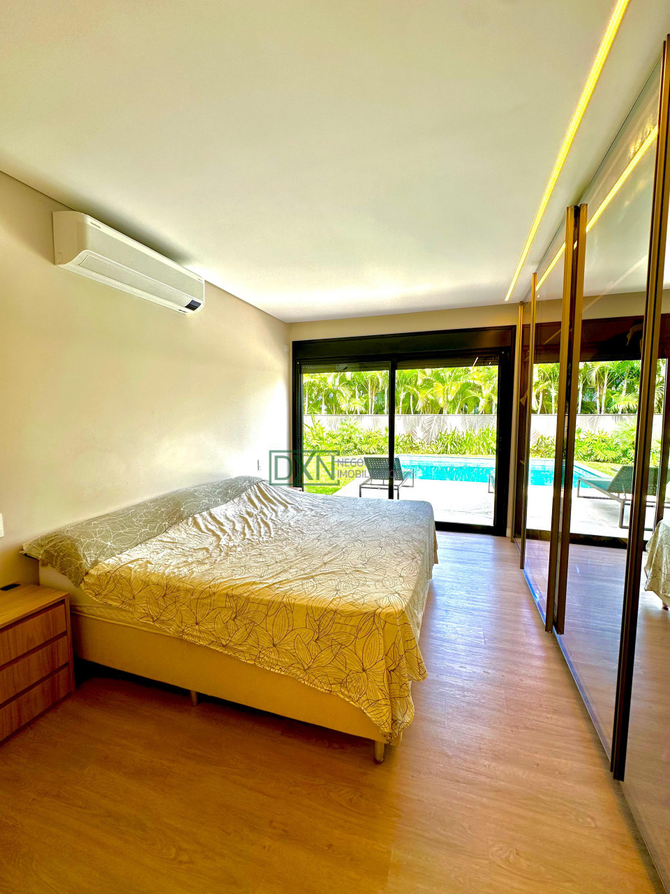 CASA ALTO PADRÃO COM 4 SUITES NO CONDOMÍNIO HORIZONTAL VILLÁGIO DO ENGENHO