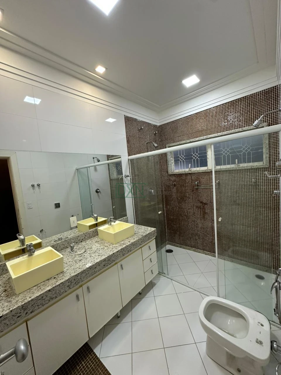 CASA TERREA COM 3 SUITES NO CONDOMÍNIO HORIZONTAL VILLÁGIO DO ENGENHO