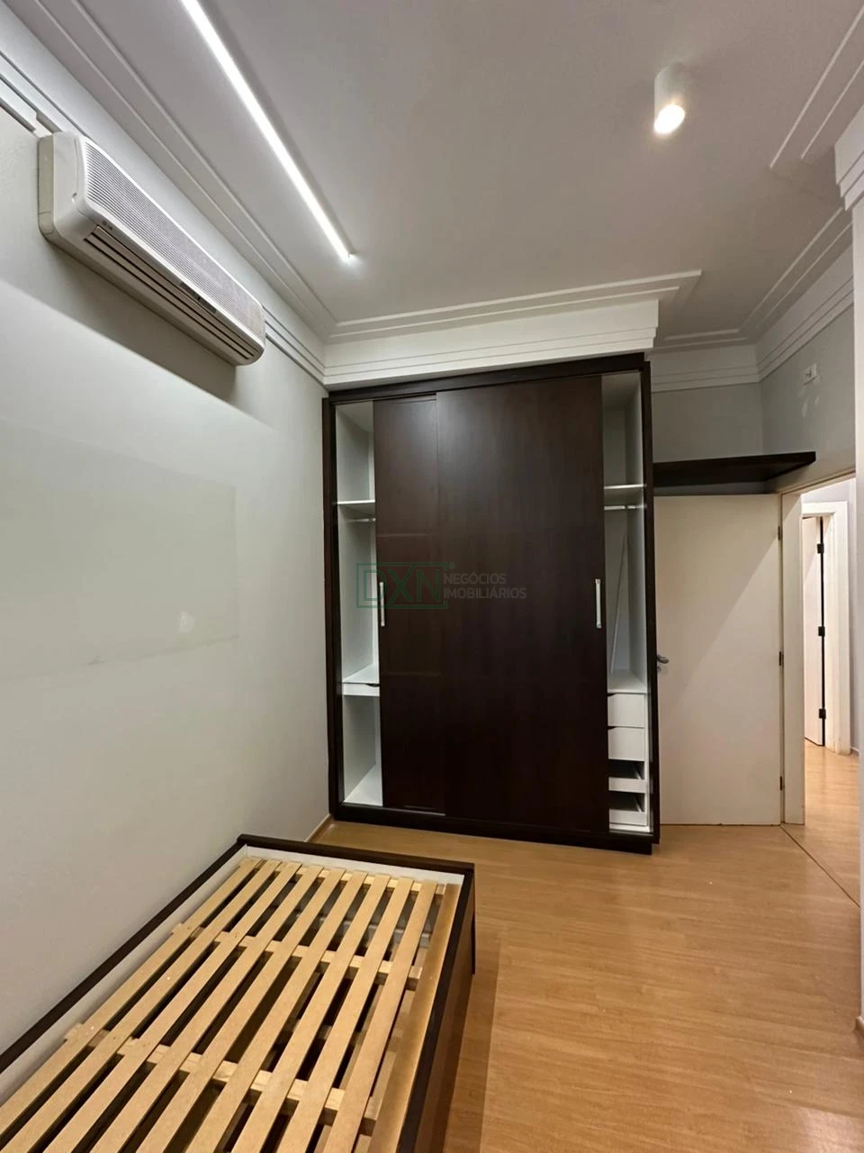 CASA TERREA COM 3 SUITES NO CONDOMÍNIO HORIZONTAL VILLÁGIO DO ENGENHO