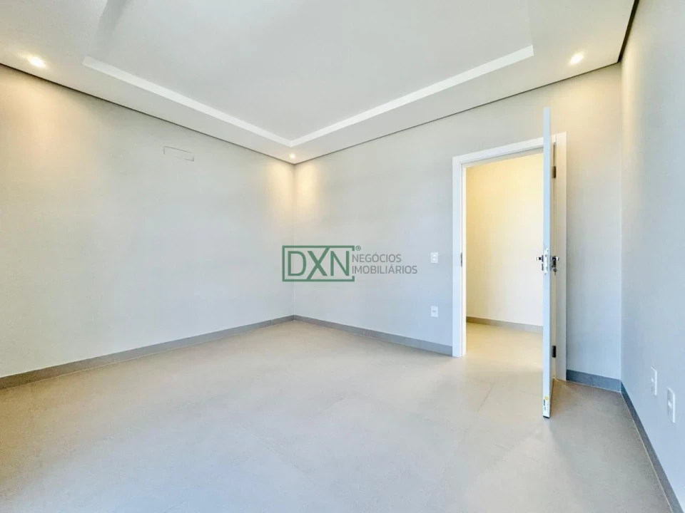 CASA EM ALTO PADRÃO COM 4 SUÍTES NO VILLÁGIO DO ENGENHO