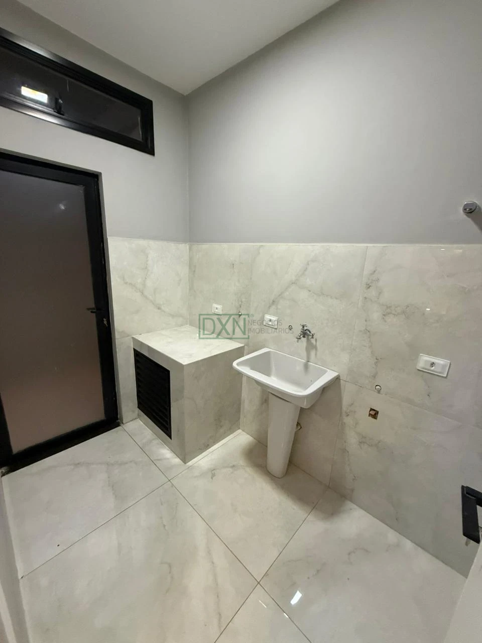 CASA TERREA COM 3 SUITES NO CONDOMÍNIO HORIZONTAL BELLEVIE