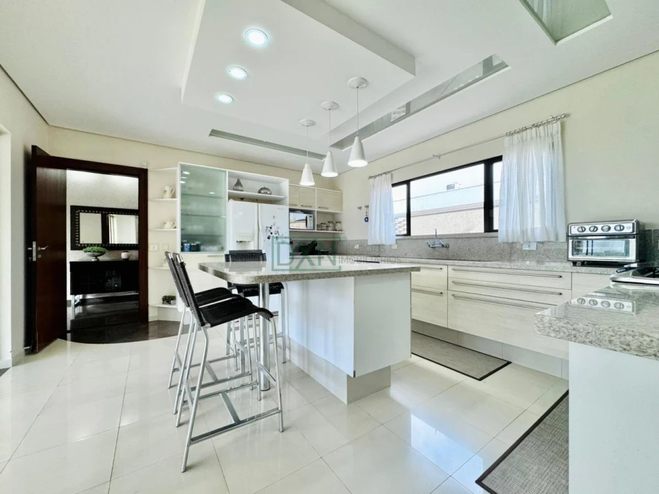 SOBRADO COM 3 SUÍTES NO CONDOMÍNIO HORIZONTAL VILLÁGIO DO ENGENHO