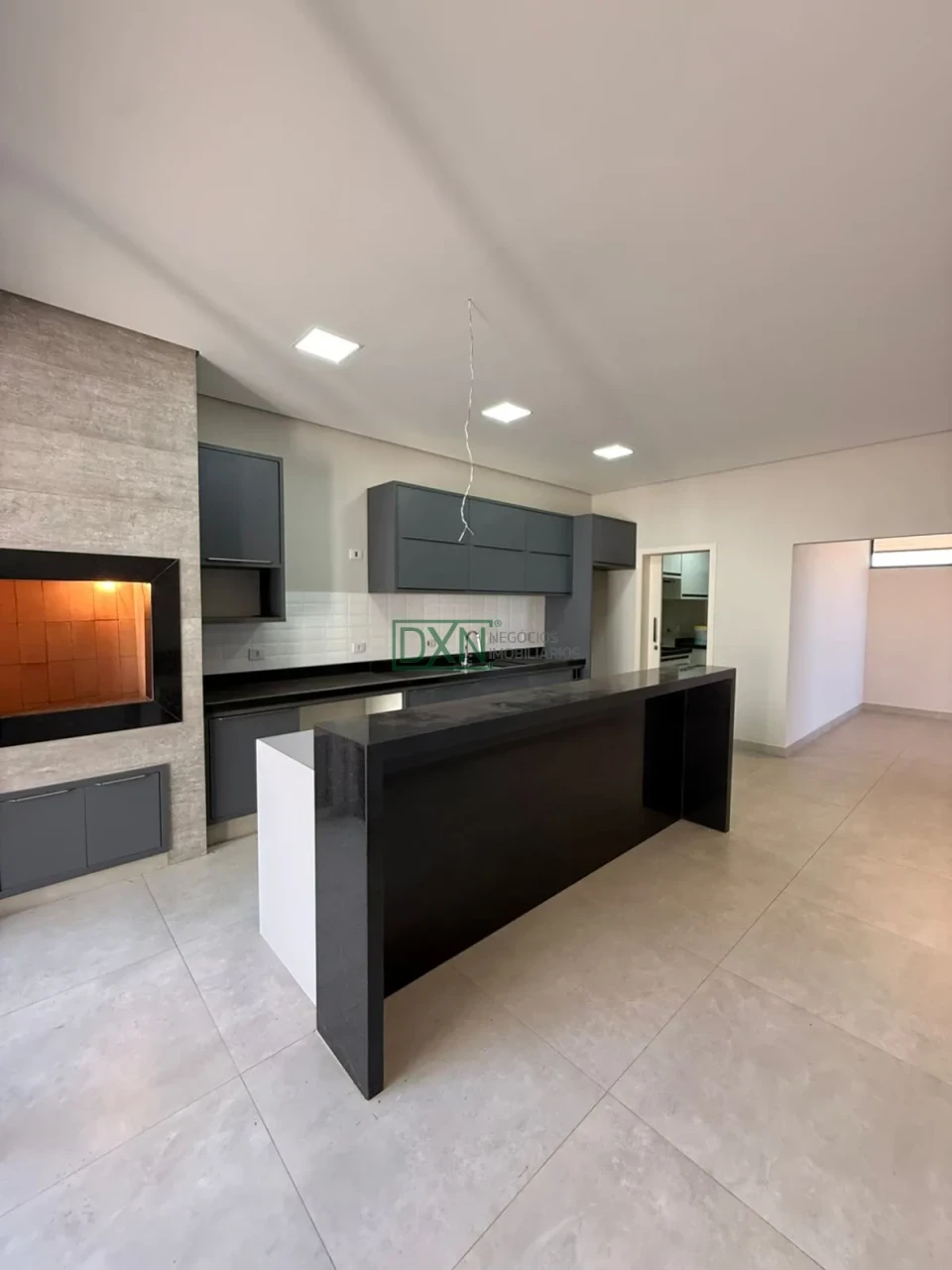 Casa à venda 3 Quartos, 2 Vagas, 300M², Bellevie, Cambé - PR