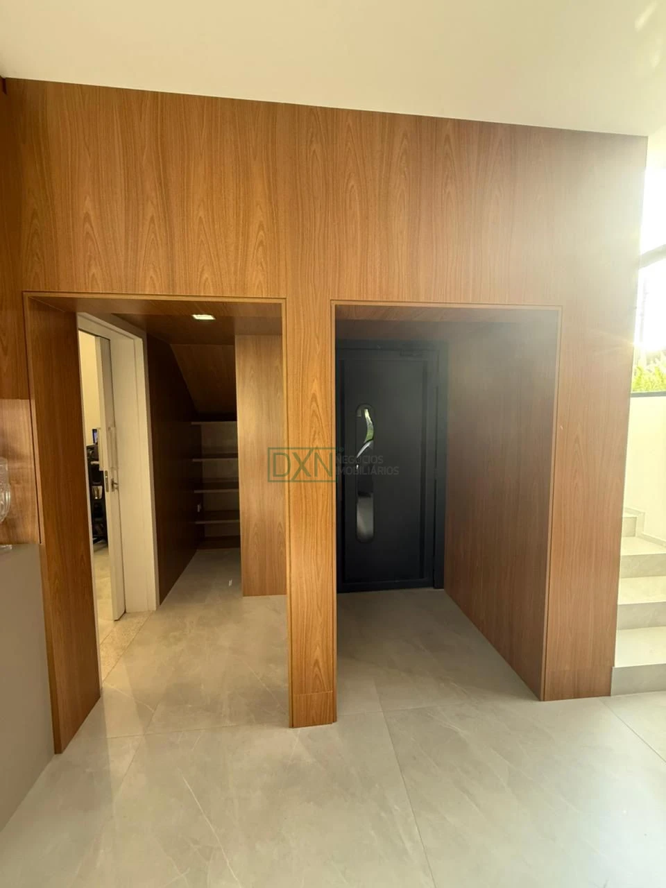 CASA COM 4 SUÍTES NO CONDOMINIO BELLEVIE