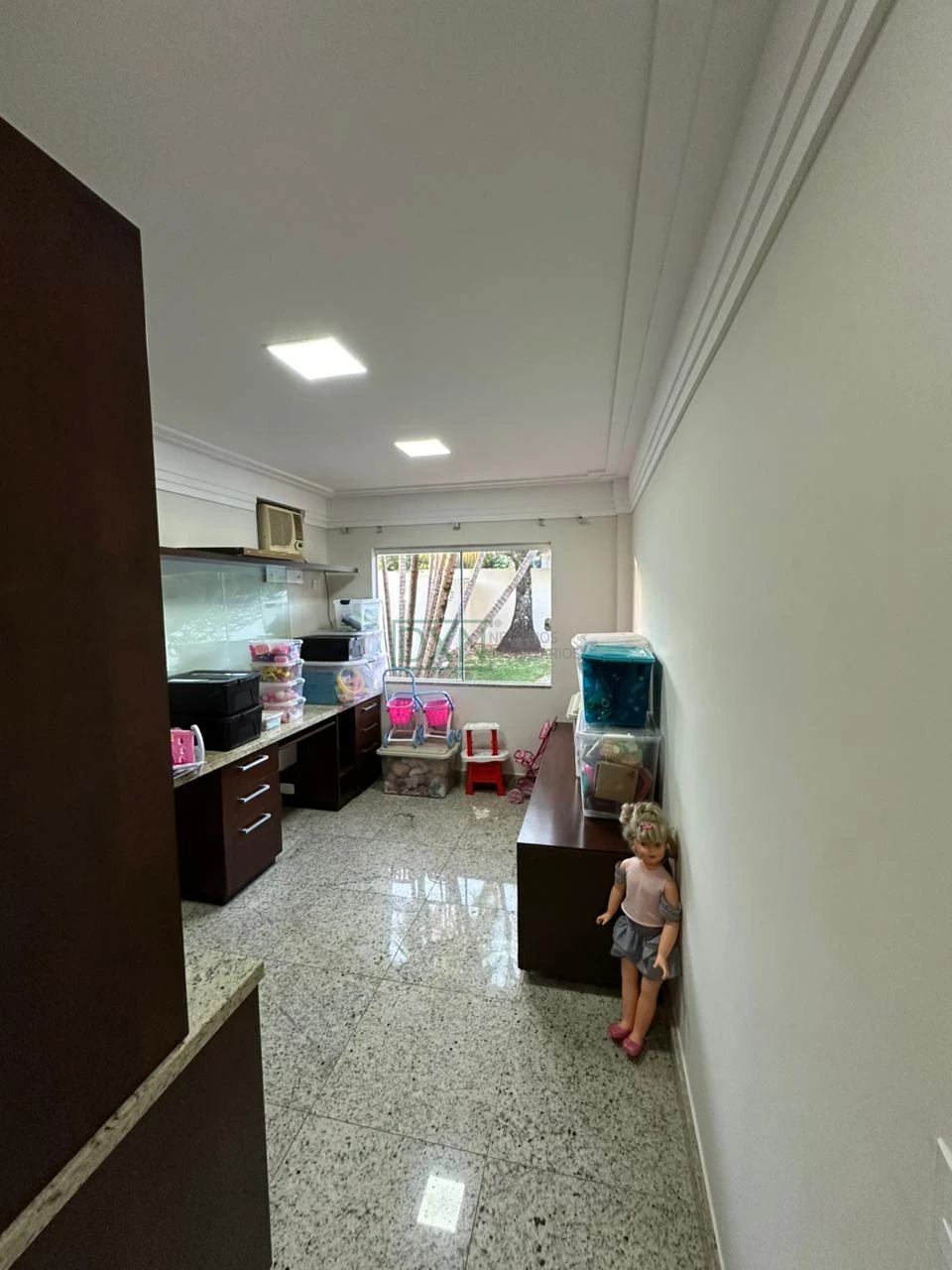 CASA TERREA COM 3 SUITES NO CONDOMÍNIO HORIZONTAL VILLÁGIO DO ENGENHO