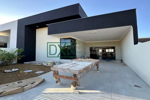 Casa Geminada Assobradada com 03 quartos no Jd Monte Alto em Cambé