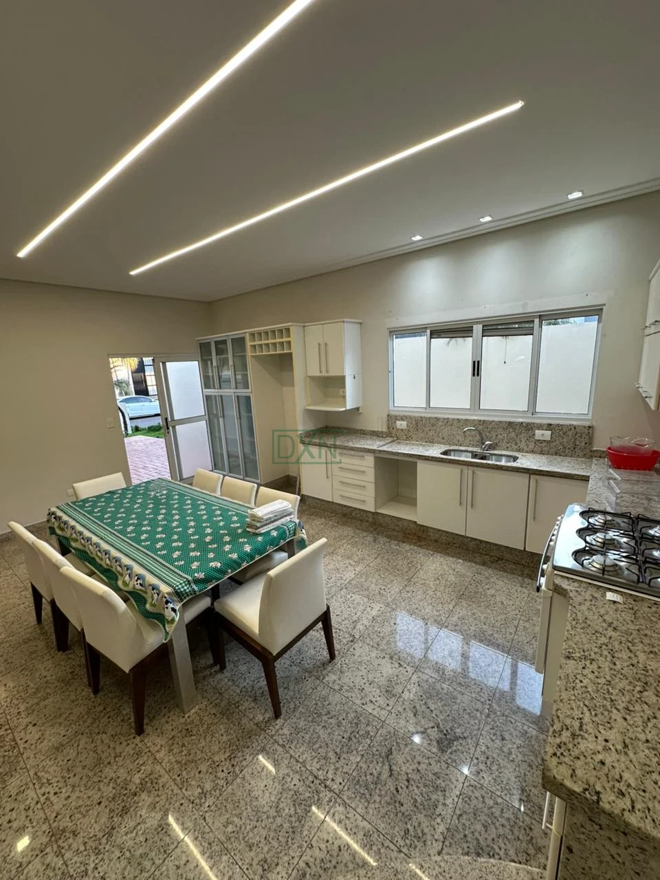 CASA TERREA COM 3 SUITES NO CONDOMÍNIO HORIZONTAL VILLÁGIO DO ENGENHO