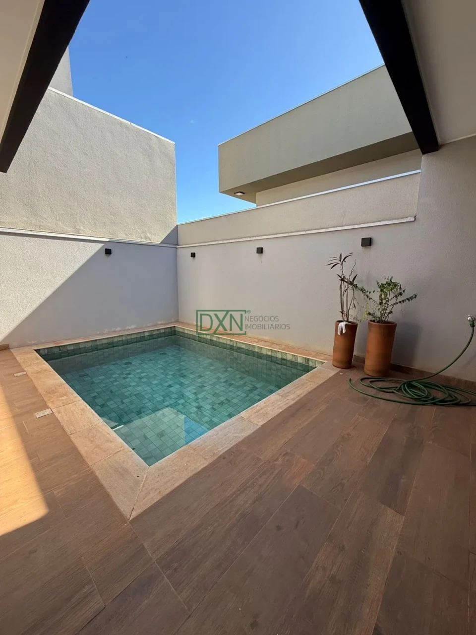 Casa à venda 3 Quartos, 2 Vagas, 300M², Bellevie, Cambé - PR