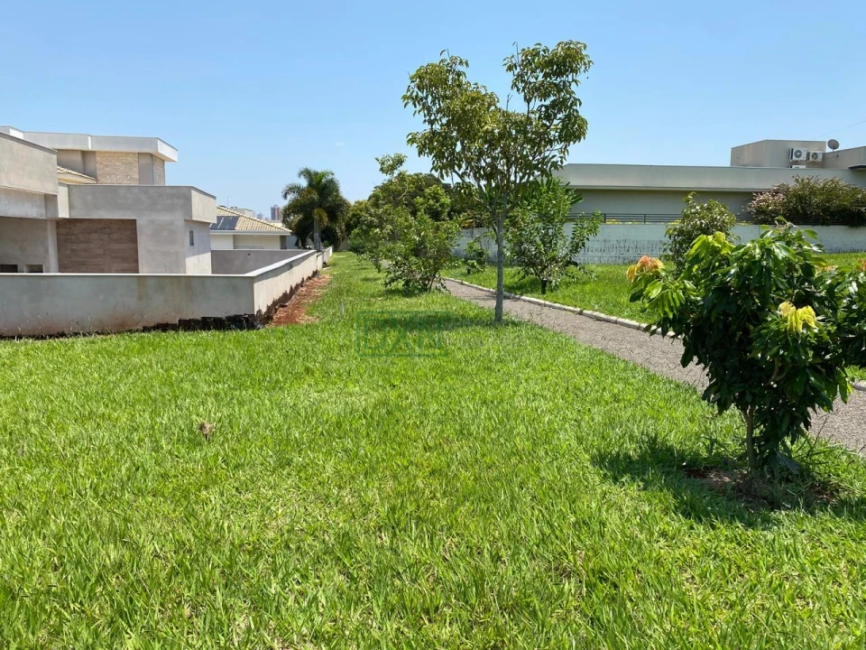 TERRENO COM 757m² NO CONDOMÍNIO HORIZONTAL VILLÁGIO DO ENGENHO