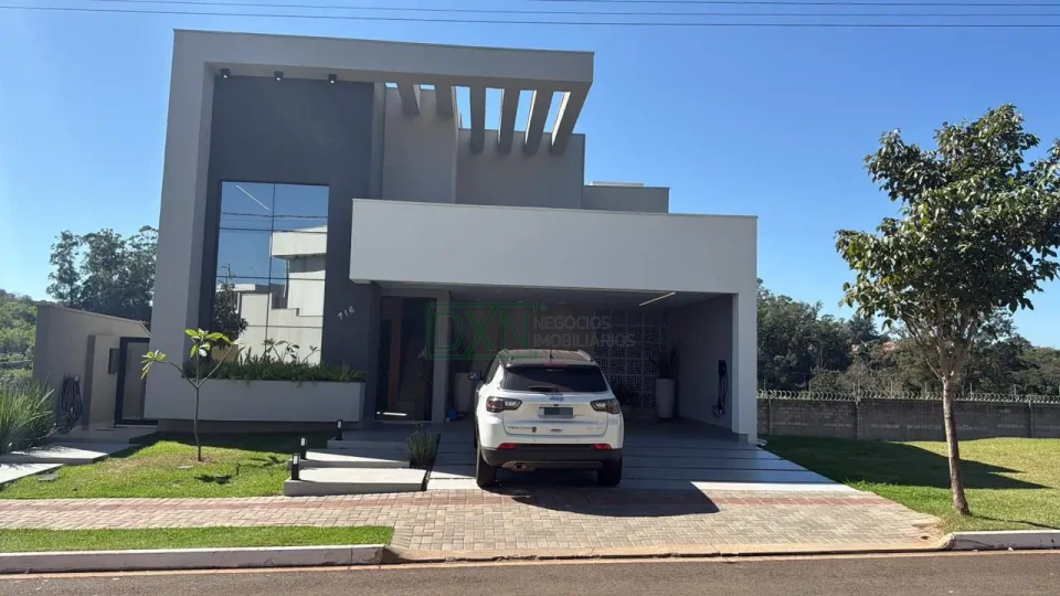 CASA COM 4 SUÍTES NO CONDOMINIO BELLEVIE